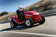 Газонокосилка Honda установила